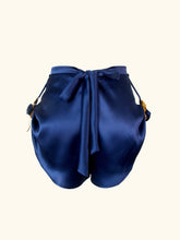 Cargar imagen en el visor de la galería, A back view product image of the Anna tap pants. they tie with a long bow at the centre back. The bow leads into the waistband.
