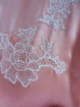 Charger l&#39;image dans la galerie, A close up on the delicate lace applique. This is machine stitched with a very small zig zag stitch, matching the lace.
